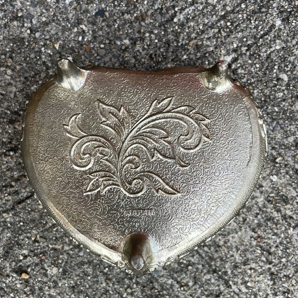 Vintage Gold toned Heart-Shaped Jewelry Box Red Lining Footed Roses Trinket Dish - Picture 3 of 4